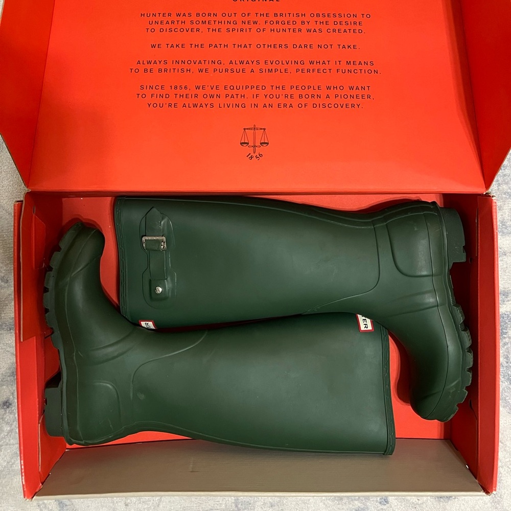 EUC Green Hunter boots size 7